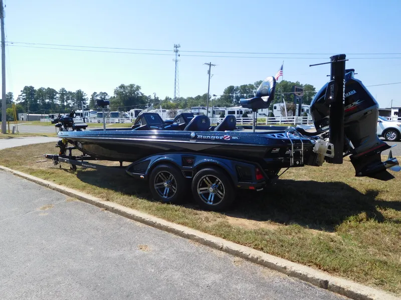 Slide: The Image of Ranger Z521L 2019 - 5