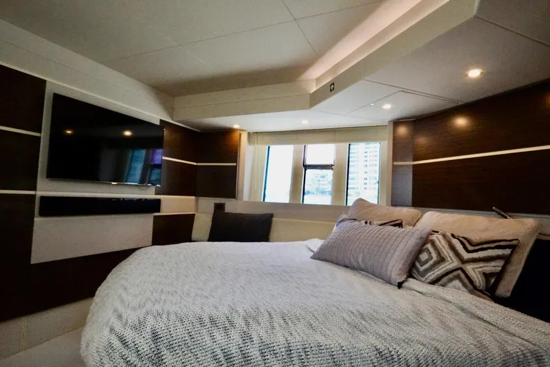 Slide: The Image of Azimut 54 2015 - 100