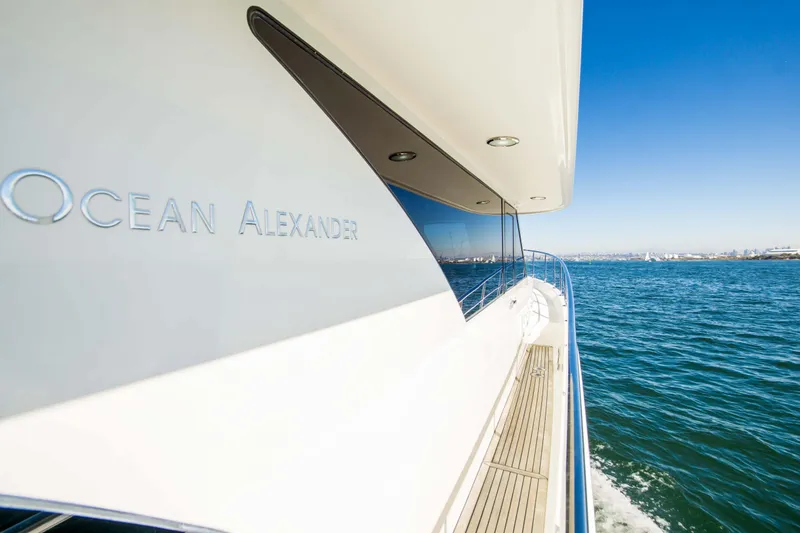 Slide: The Image of Ocean Alexander 80 Cockpit Motoryacht 2009 - 36