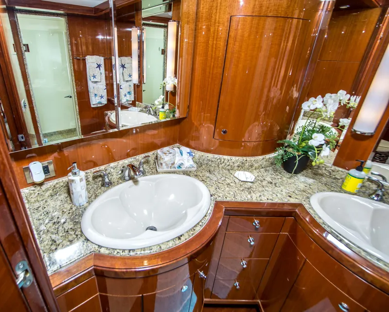 Slide: The Image of Ocean Alexander 80 Cockpit Motoryacht 2009 - 28