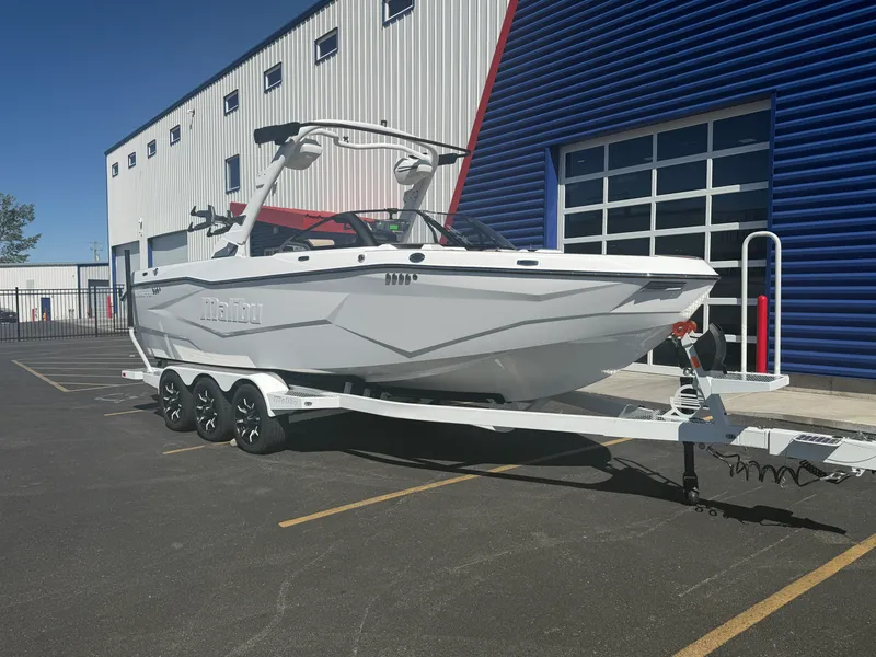 Slide: The Image of Malibu 25 LSV 2027 - 2