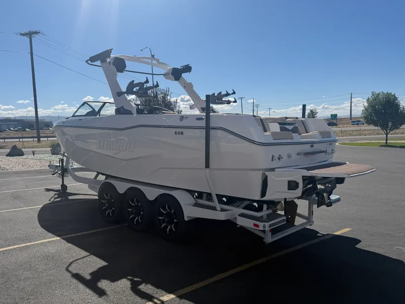 Slide: The Image of Malibu 25 LSV 2027 - 7