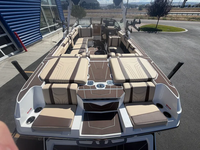Slide: The Image of Malibu 25 LSV 2027 - 11