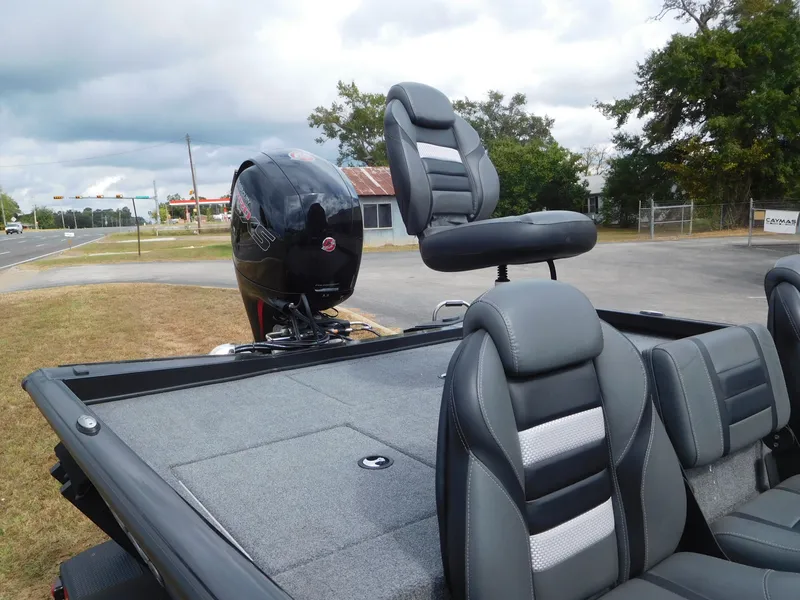 Slide: The Image of Ranger RT198P 2024 - 13