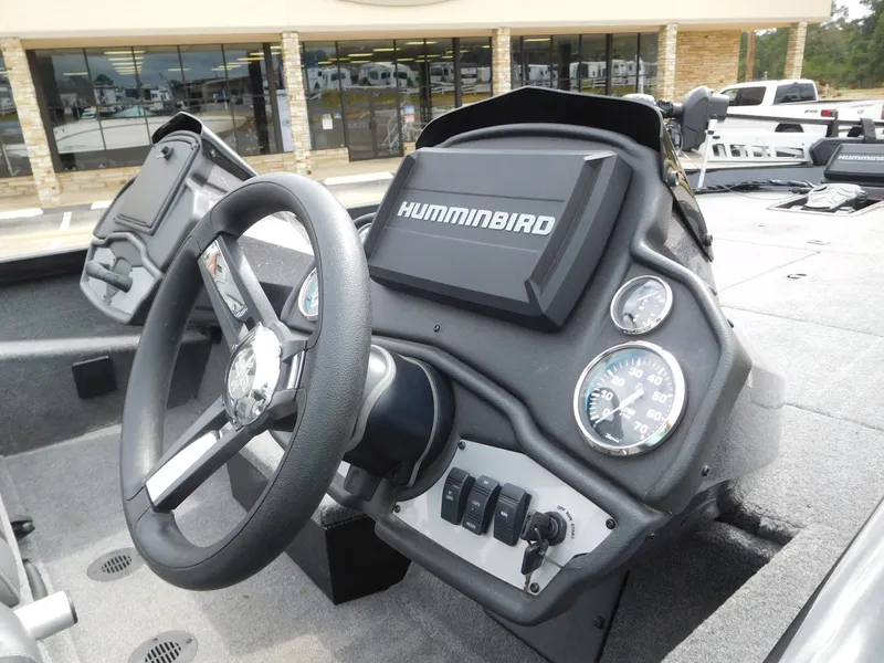 Slide: The Image of Ranger RT198P 2024 - 14