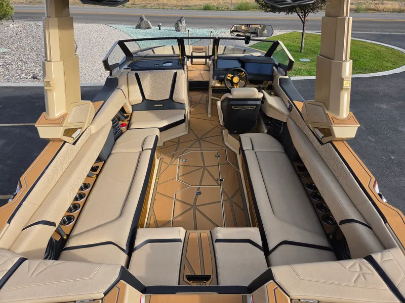 Slide: The Image of Nautique Paragon G25 2027 - 14