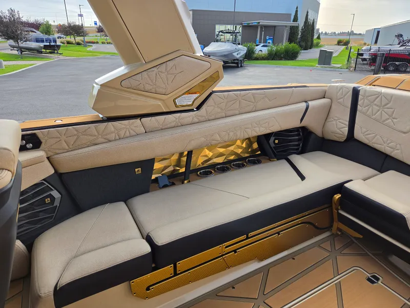 Slide: The Image of Nautique Paragon G25 2027 - 17