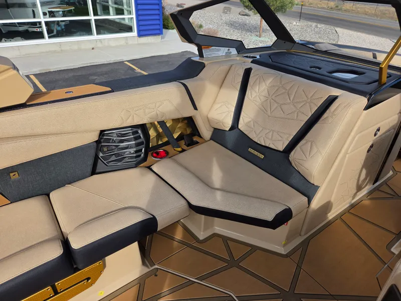 Slide: The Image of Nautique Paragon G25 2027 - 19