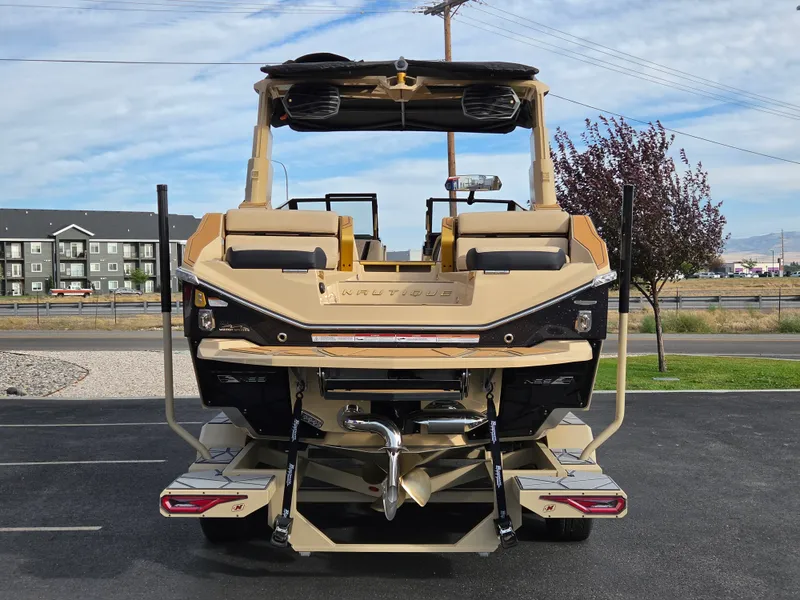 Slide: The Image of Nautique Paragon G25 2027 - 8
