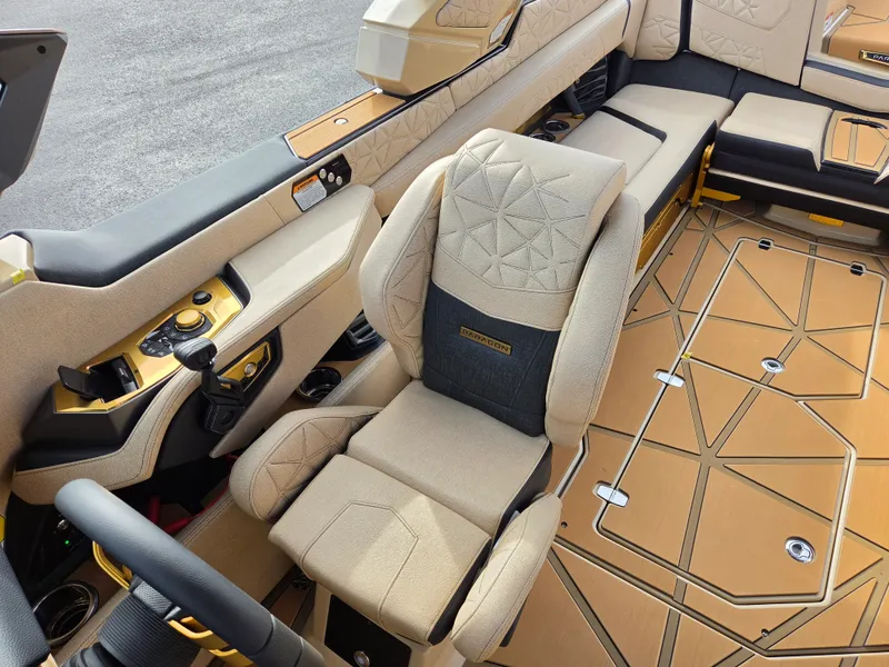Slide: The Image of Nautique Paragon G25 2027 - 20