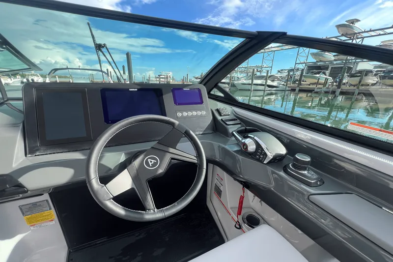 Slide: The Image of Aviara AV32 Outboard 2025 - 13