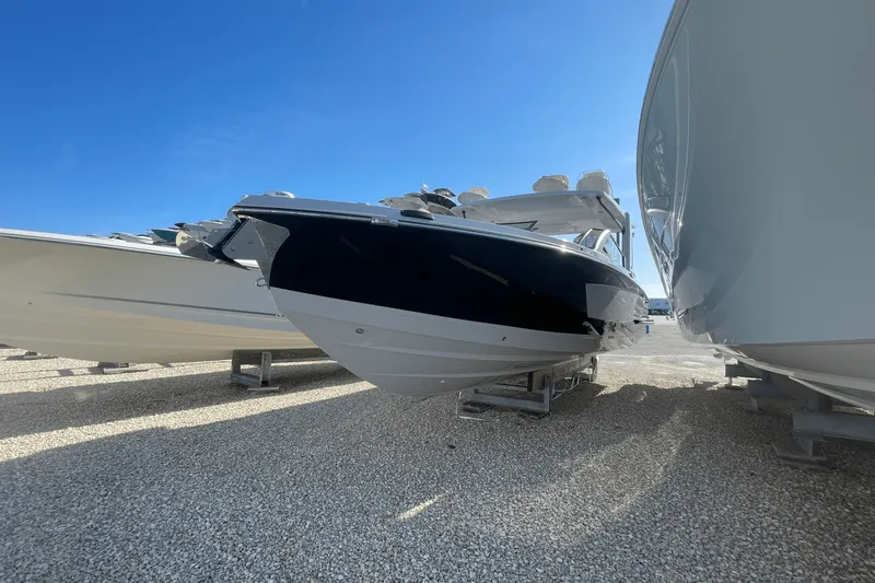 Slide: The Image of Aviara AV32 Outboard 2025 - 21