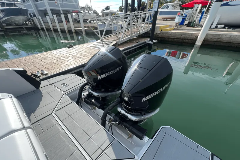 Slide: The Image of Aviara AV32 Outboard 2025 - 5