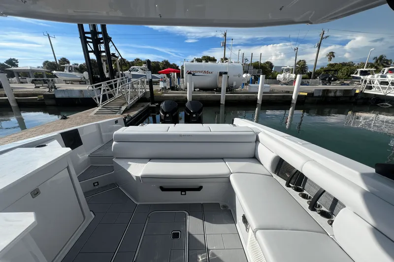 Slide: The Image of Aviara AV32 Outboard 2025 - 9