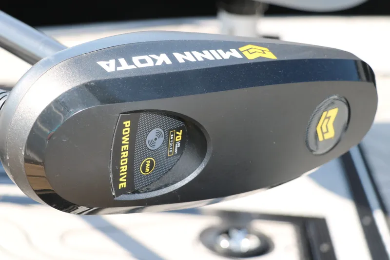 Slide: The Image of Smoker Craft 166 SC 2025 - 12