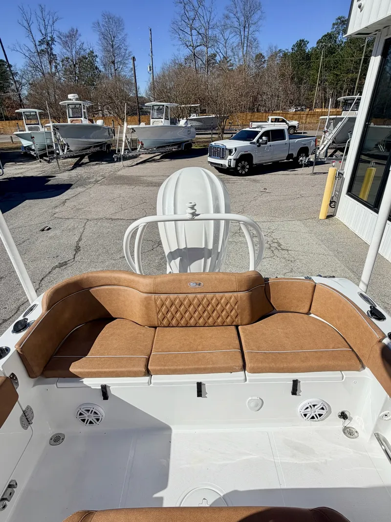 Slide: The Image of Sea Hunt Ultra 245 SE 2026 - 13