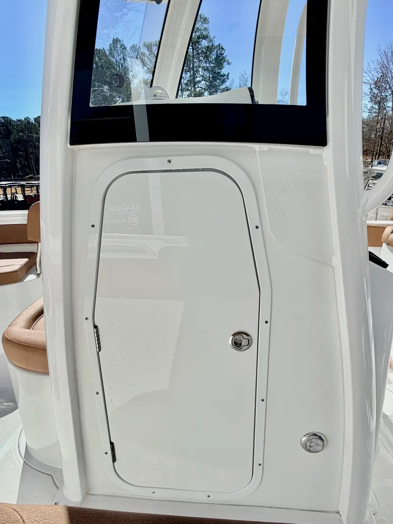 Slide: The Image of Sea Hunt Ultra 245 SE 2026 - 15