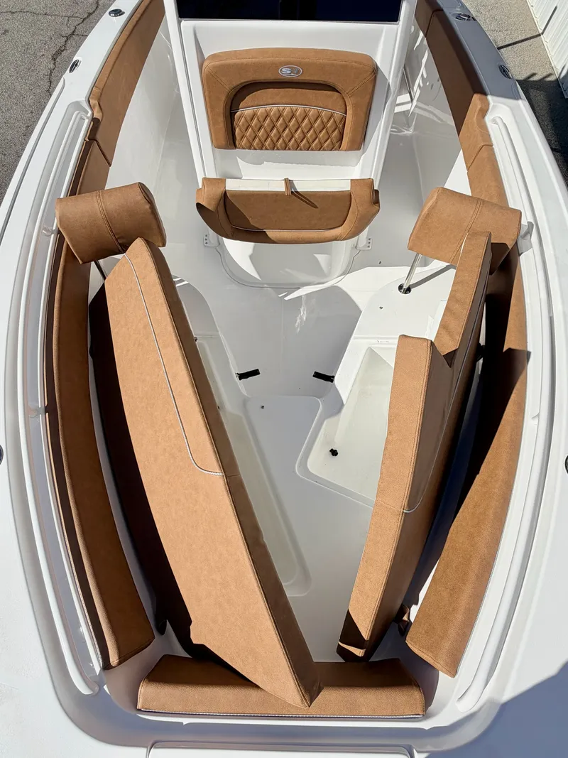 Slide: The Image of Sea Hunt Ultra 245 SE 2026 - 20