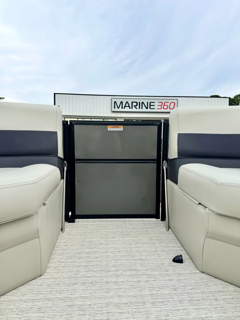 Slide: The Image of Coach Pontoons 223 RFC 2026 - 18