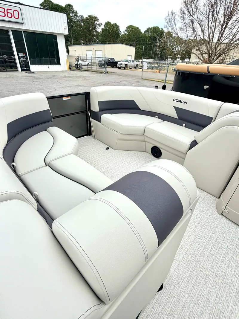 Slide: The Image of Coach Pontoons 223 RFC 2026 - 20