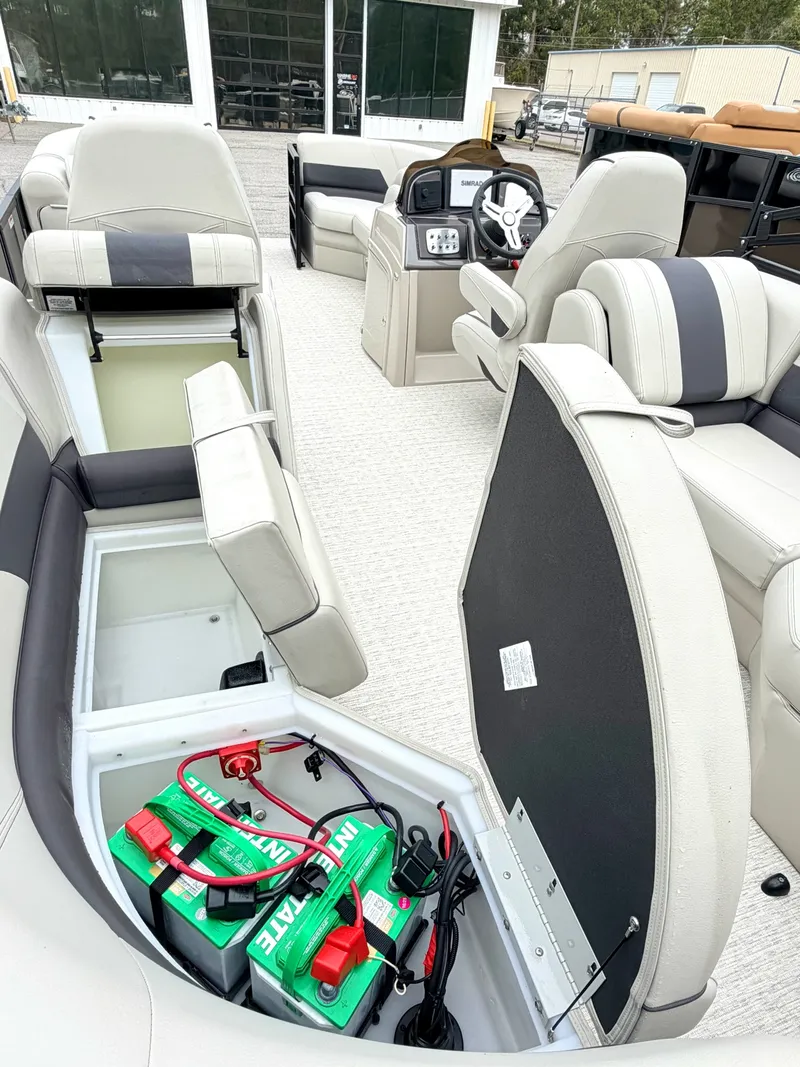 Slide: The Image of Coach Pontoons 223 RFC 2026 - 8