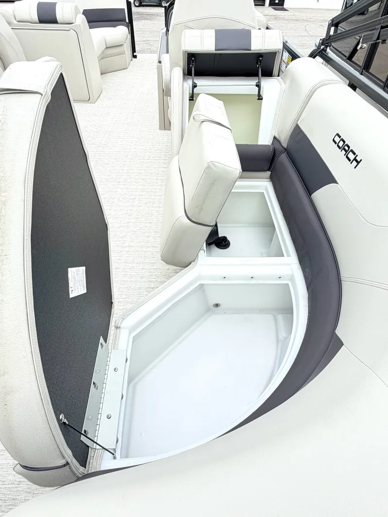 Slide: The Image of Coach Pontoons 223 RFC 2026 - 9