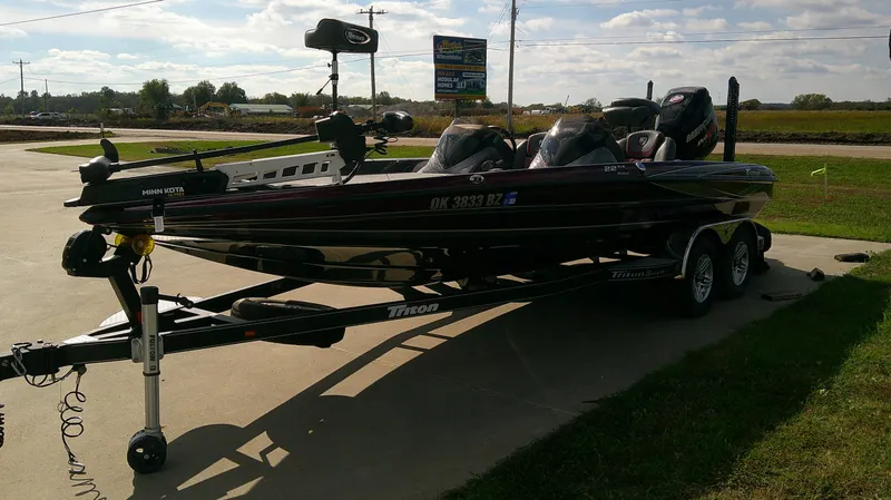 Slide: The Image of Triton 22 TRX Elite 2016 - 6