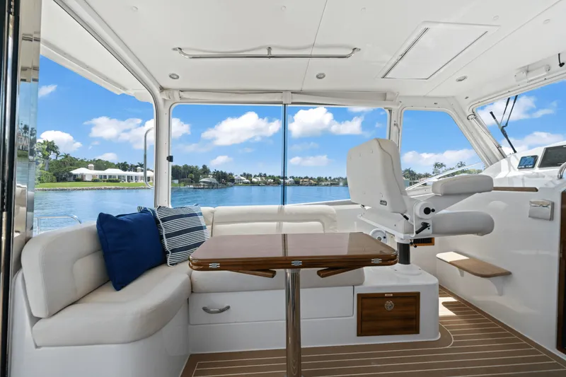 Slide: The Image of MJM 43ZI 2021 - 23