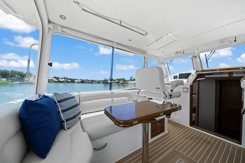 Slide: The Image of MJM 43ZI 2021 - 24