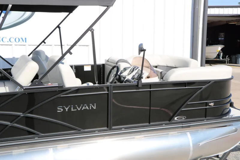 Slide: The Image of Sylvan Mirage 820 CLZ DH Tri-Toon 2026 - 13