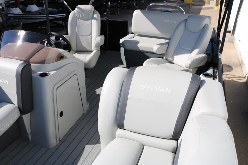 Slide: The Image of Sylvan Mirage 820 CLZ DH Tri-Toon 2026 - 16