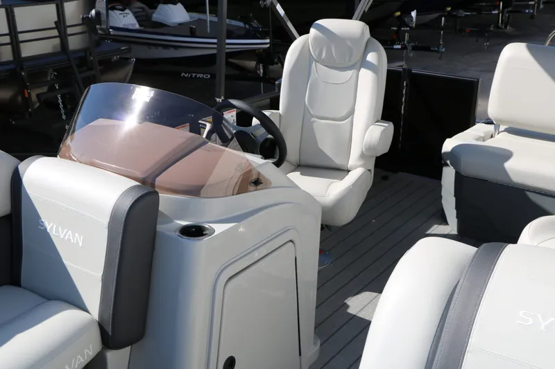 Slide: The Image of Sylvan Mirage 820 CLZ DH Tri-Toon 2026 - 18