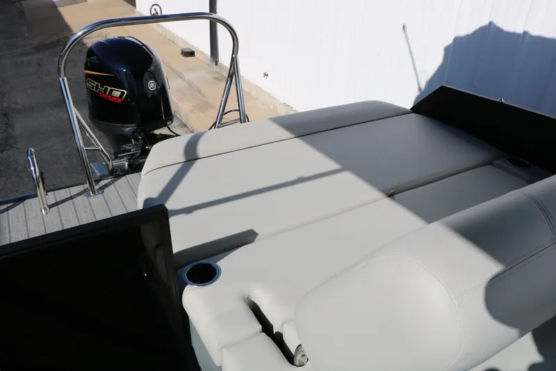 Slide: The Image of Sylvan Mirage 820 CLZ DH Tri-Toon 2026 - 20