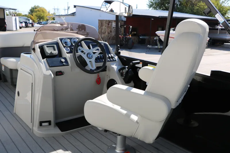 Slide: The Image of Sylvan Mirage 820 CLZ DH Tri-Toon 2026 - 26