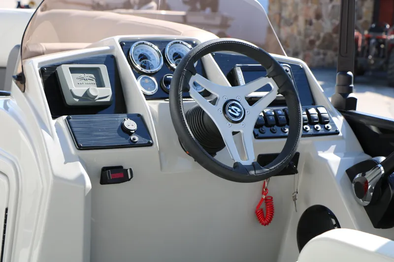 Slide: The Image of Sylvan Mirage 820 CLZ DH Tri-Toon 2026 - 27