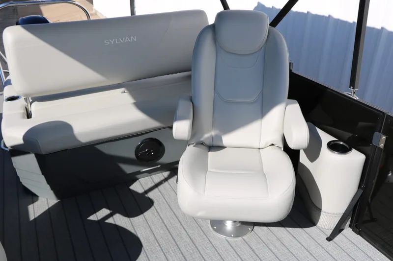 Slide: The Image of Sylvan Mirage 820 CLZ DH Tri-Toon 2026 - 34