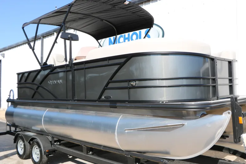 Slide: The Image of Sylvan Mirage 820 Party Fish Tri-Toon 2026 - 18