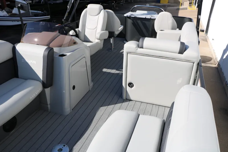 Slide: The Image of Sylvan Mirage 820 Party Fish Tri-Toon 2026 - 2