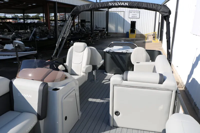 Slide: The Image of Sylvan Mirage 820 Party Fish Tri-Toon 2026 - 4