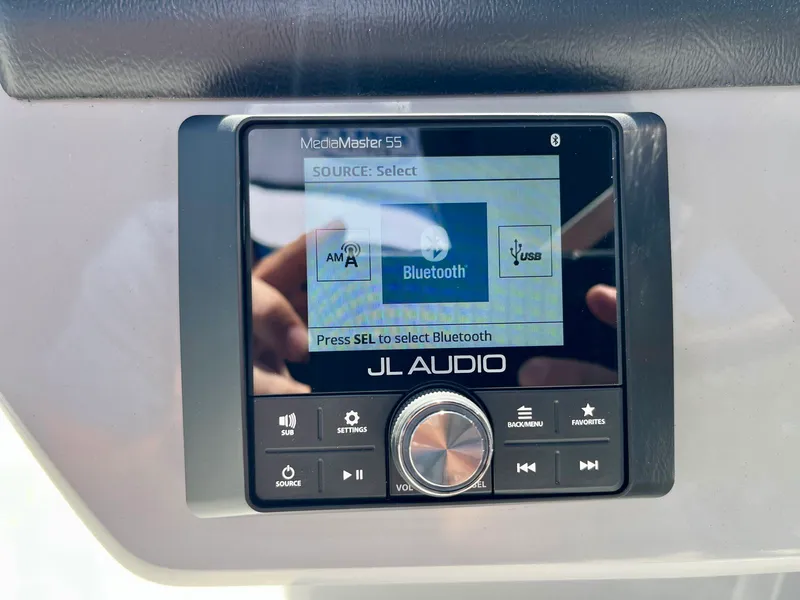 Slide: The Image of Harris Sunliner 210 2025 - 12