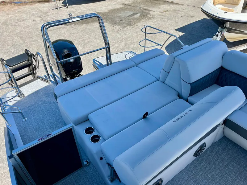 Slide: The Image of Harris Sunliner 210 2025 - 9