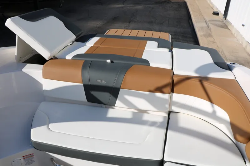 Slide: The Image of Chaparral 23 SSi 2025 - 18