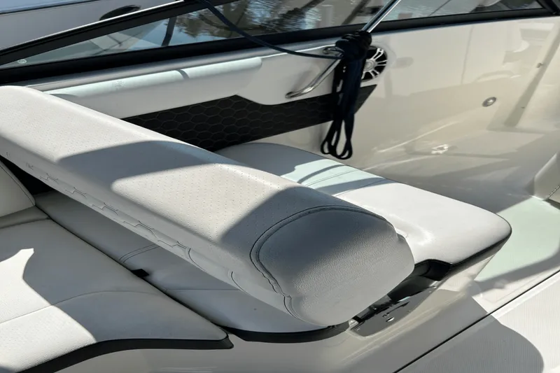 Slide: The Image of Sea Ray 250 SDX OUTBOARD 2019 - 23