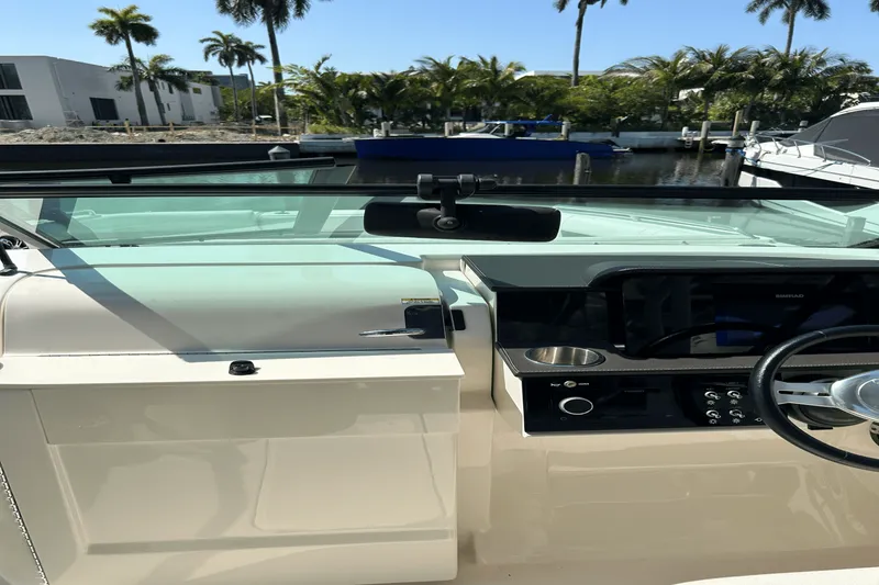 Slide: The Image of Sea Ray 250 SDX OUTBOARD 2019 - 27