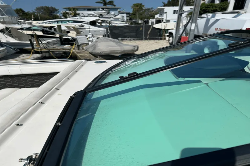 Slide: The Image of Sea Ray 250 SDX OUTBOARD 2019 - 31