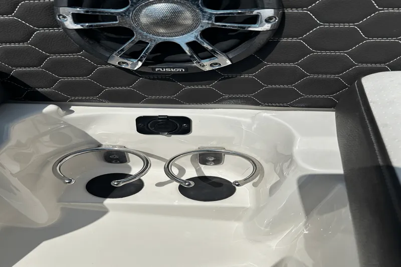 Slide: The Image of Sea Ray 250 SDX OUTBOARD 2019 - 33