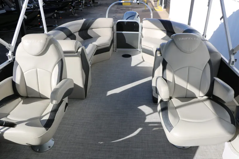 Slide: The Image of Trifecta 24 RF Le 2020 - 28