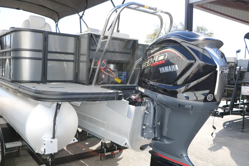 Slide: The Image of Sylvan Mirage X3 Party Fish Tri Toon 2023 - 11