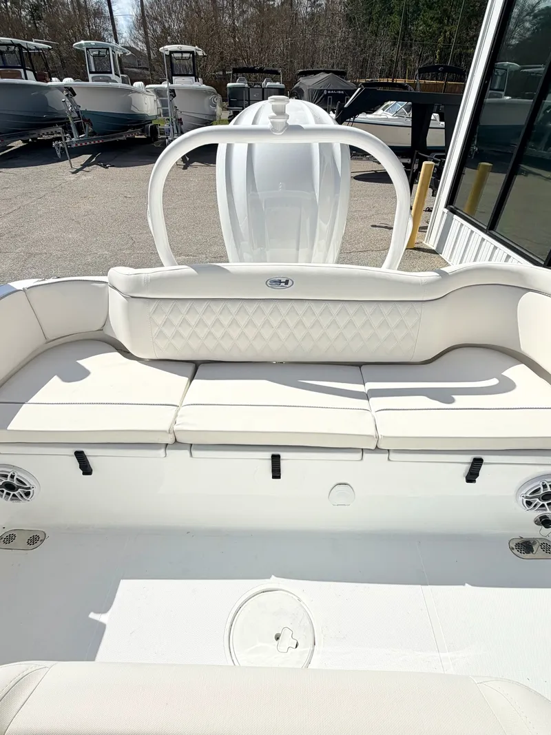 Slide: The Image of Sea Hunt Ultra 255SE 2026 - 13