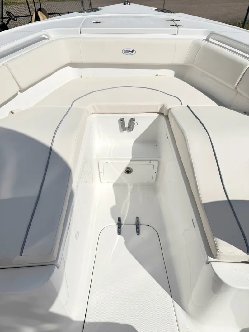 Slide: The Image of Sea Hunt Ultra 255SE 2026 - 21